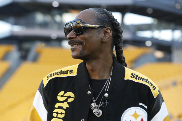 Mais pétard, c'est quoi cette idylle entre Snoop Dogg et le football ?