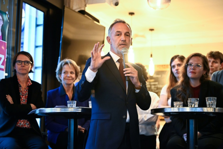 Le candidat socialiste à la mairie de Paris, Emmanuel Grégoire, le 2 septembre 2025 à Paris  ( AFP / JULIEN DE ROSA )