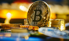 Le cours du Bitcoin est donc passé de 44.000 dollars début janvier à 67.500 dollars début juin. (Crédits photo : Unsplash - Michael Förtsch )