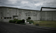 L'entrée de la prison de Mont-de-Marsan, le 10 juin 2026 ( AFP / Philippe LOPEZ )