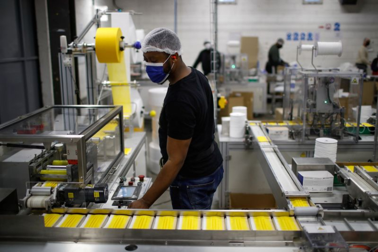 FRANCE: LA PRODUCTION INDUSTRIELLE RECULE DE 0,1% EN AVRIL