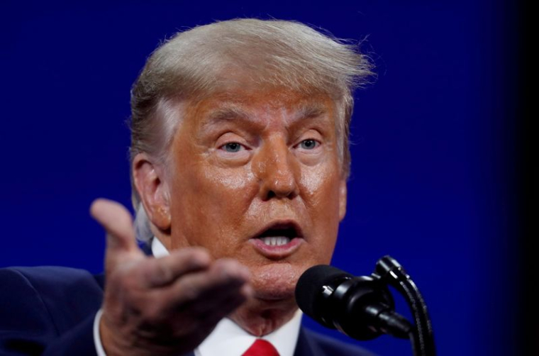 TRUMP RESTE BANNI DE FACEBOOK POUR L'INSTANT