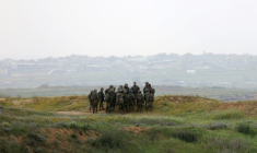 Des soldats israéliens près de la frontière avec la bande de Gaza, le 20 mars 2025 ( AFP / GIL COHEN-MAGEN )