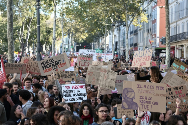 Manifestation à l'appel des organisations lycéennes à Marseille, le 13 octobre 2026 ( AFP / Thibaud MORITZ )
