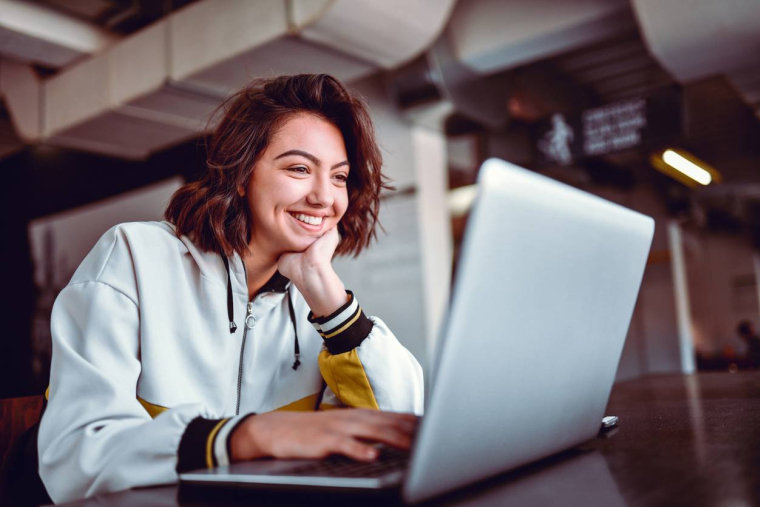 Le pass Culture pour les jeunes - iStock-AleksandarGeorgiev