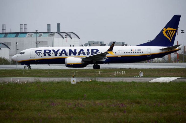 Un appareil Ryanair sur le tarmac d'un aéroport