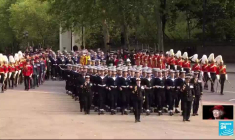 Funérailles d'Elizabeth II : le cercueil de la reine se rend en procession à Wellington Arch