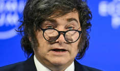 Le président argentin Javier Milei s'exprime lors de la réunion annuelle du Forum économique mondial à Davos, en Suisse, le 21 janvier 2026 ( AFP / Fabrice COFFRINI )