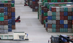 CHINE: RALENTISSEMENT DE LA PRODUCTION INDUSTRIELLE ET DES VENTES AU DÉTAIL