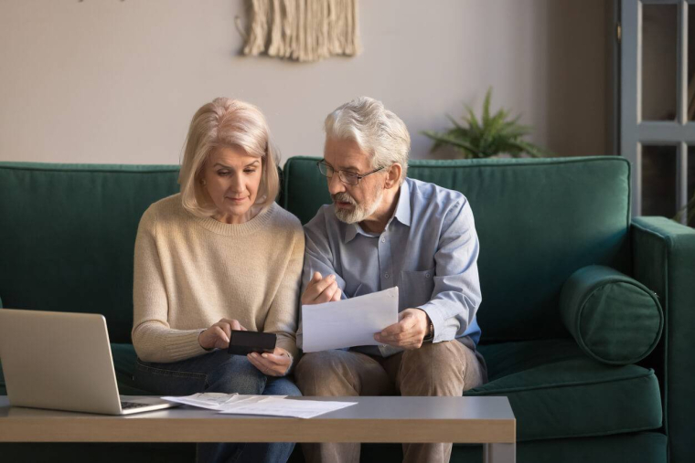 Retraite : 4 cas qui peuvent suspendre votre pension / iStock.com - fizkes