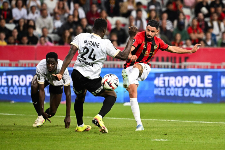 Nice bat Reims et monte provisoirement sur le podium