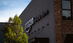 facade amazon (Crédit: Bryan Angelo / Unsplash)