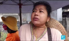 Birmanie : après la répression, des habitants de Rangoun fuient leur quartier