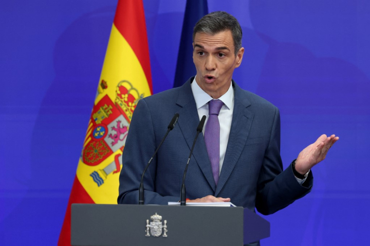 Pedro Sanchez à Madrid, en Espagne, le 28 juillet 2025. ( AFP / PIERRE-PHILIPPE MARCOU )