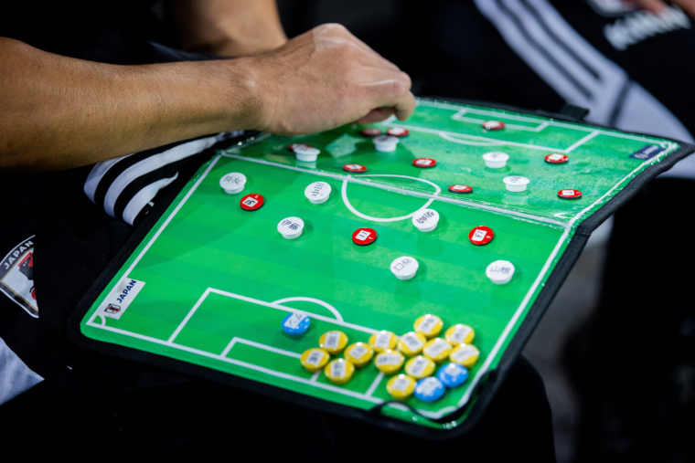 Les conseils tactiques extérieurs : nouvelle lubie ou aide précieuse pour les footballeurs ?