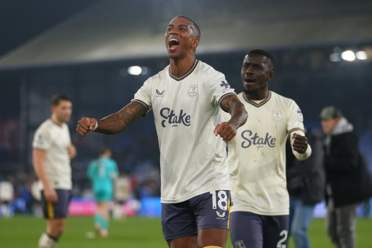 À 40 ans, Ashley Young trouve un énième club