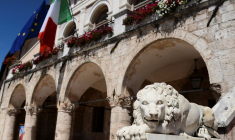 Le drapeau italien vu à Norcia