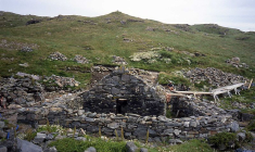 Cette île irlandaise est à vendre au prix d’un beau 6-pièces parisien (Crédit photo: 32cnamart - Wikimedia Commons)