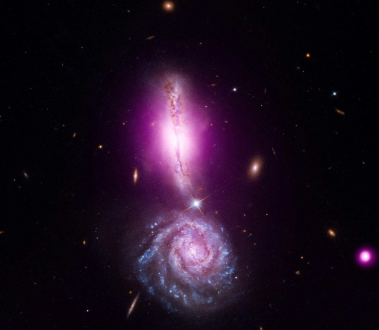 Image publiée par la Nasa d'une collision entre deux galaxies ( NASA / - )