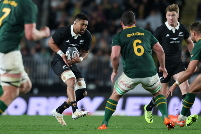 Le Néo-Zélandais Ardie Savea lors du match du Rugby Championship contre l'Afrique du Sud ) l'Eden Park d'Auckland le 6 septembre 2025. ( AFP / Michael Bradley )