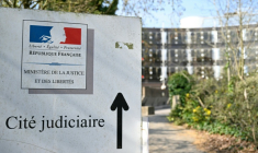 Le procès de Nestlé Waters, poursuivi pour des infractions en lien avec des décharges sauvages dans les Vosges, a été suspendu lundi quelque heures après son ouverture devant le tribunal de Nancy ( AFP / Jean-Christophe VERHAEGEN )