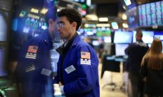 Un opérateur à la Bourse de New York, le 15 août 2025 ( AFP / TIMOTHY A. CLARY )