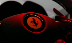 Un volant Ferrari. (Crédits: Adobe Stock)