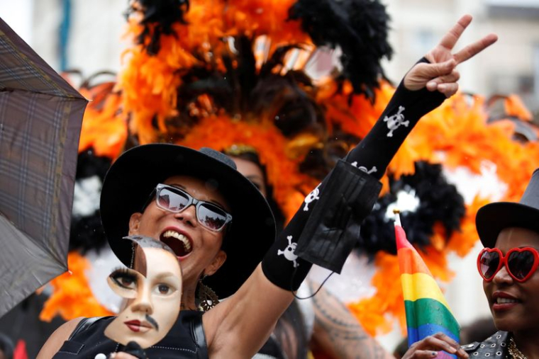 ENTRE PANTIN ET PARIS, UNE MARCHE DES FIERTÉS LGBT+ SOUS LE SIGNE DES DROITS
