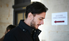 Le chanteur marocain Saad Lamjarred, le 21 février 2023 à la Cour d'assises de Paris ( AFP / Bertrand GUAY  )