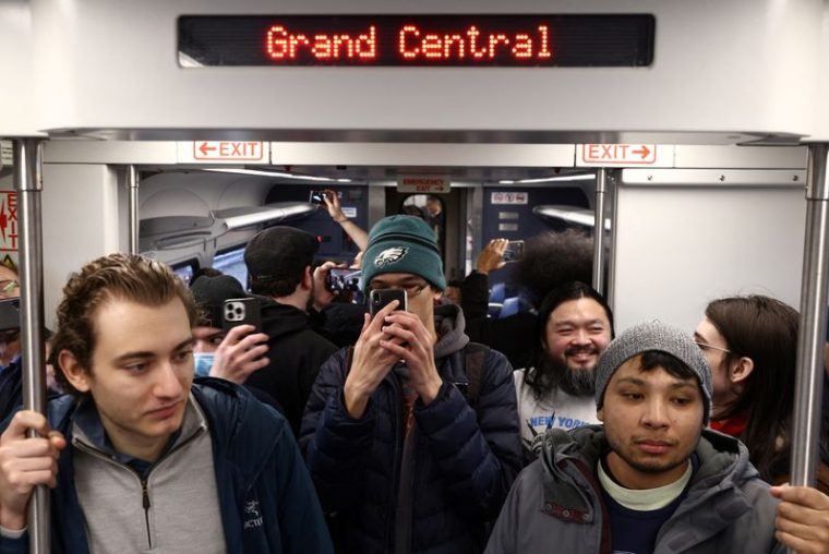 Ouverture du service Long Island Rail Road de la Metropolitan Transportation Authority (MTA) à Grand Central Madison à New York