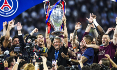 Le trophée de la Ligue des champions exposé au Parc des Princes