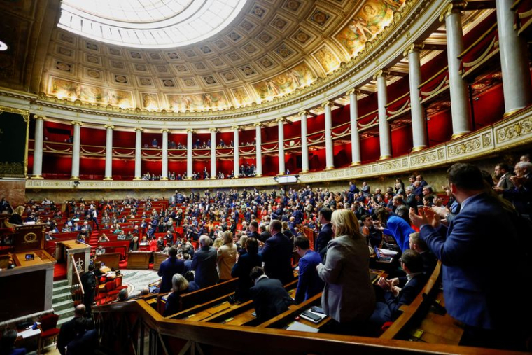 Les députés débattent la réforme des retraites à l'Assemblée nationale à Paris