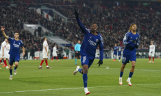 Paris et Dembélé s'amusent à Stuttgart et filent en barrages