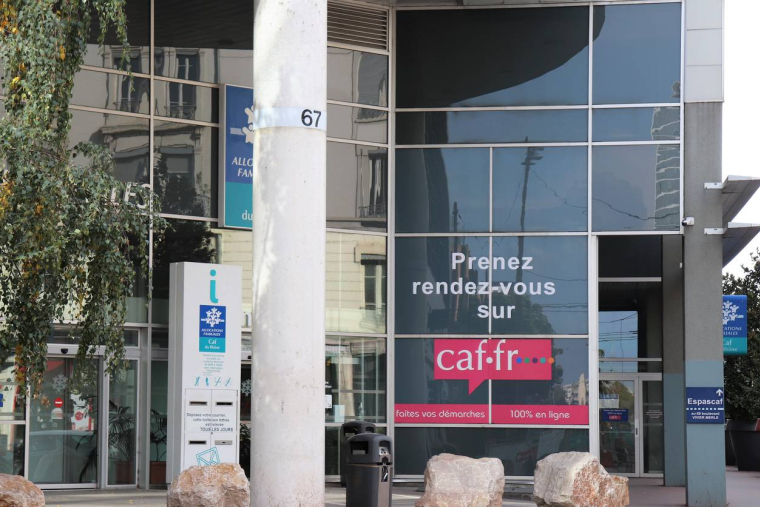 Le versement automatique des prestations sociales pour bientôt-iStock-Eric Bascol