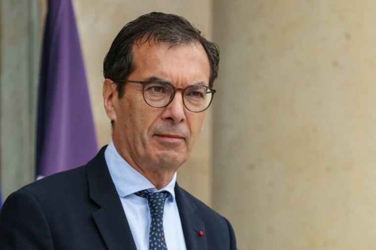 Le ministre du Travail, Jean-Pierre Farandou, quitte le palais de l'Elysée à Paris, le 10 juin 2026 ( AFP / Ludovic MARIN )