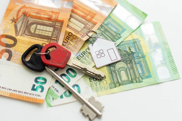 Un propriétaire peut-il imposer un paiement du loyer en espèces ? / iStock.com - Sinenkiy
