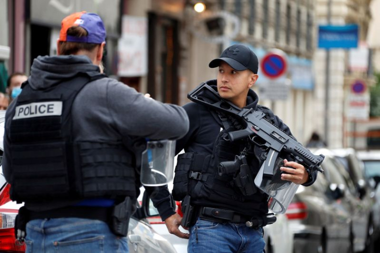FRANCE: VIGIPÎRATE PORTÉ AU NIVEAU "URGENCE ATTENTAT" DANS TOUT LE PAYS