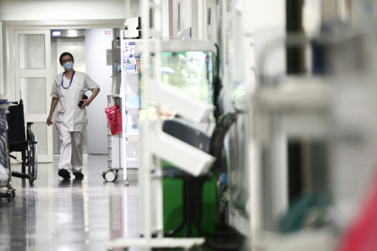 Une infirmière au sein de l'hôpital pédiatrique de Marseille, le 23 janvier 2026 ( AFP / Thibaud MORITZ )