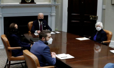 YELLEN APPELLE LES GRANDES ÉCONOMIES À DÉPENSER PLUS