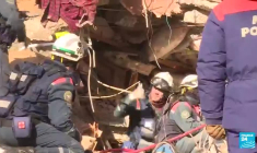 En Syrie, dans la province d'Idleb, le difficile travail des secouristes