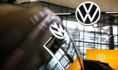Le logo Volkswagen à Wolfsburg, Allemagne