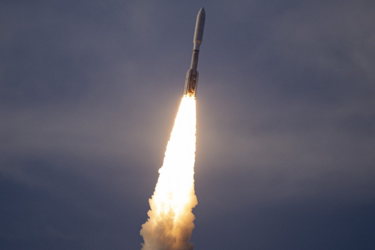 Un lancement de fusée Atlas V dans le cadre du projet Amazon Kuiper, à Cap Canaveral, le 28 avril 2025 ( GETTY IMAGES NORTH AMERICA / MIGUEL J. RODRIGUEZ CARRILLO )