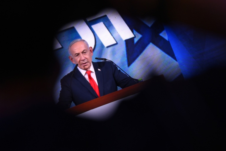 Le Premier ministre israélien Benjamin Netanyahu s'adresse à ses partisans, le 28 octobre 2026 à Jérusalem ( AFP / Jewel SAMAD )