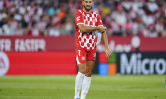 Un joueur de champ termine dans les buts et élimine un club de Ligue des champions en Coupe
