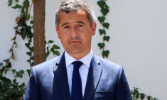 Gérald Darmanin lors d'une conférence de presse à Tunis