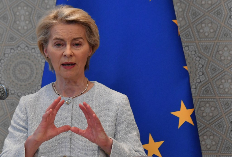 Ursula Von der Leyen, le 4 avril 2025, à Samarcande ( AFP / VYACHESLAV OSELEDKO )