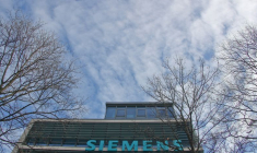 SIEMENS REVOIT À LA HAUSSE SES PRÉVISIONS APRÈS LA REPRISE EN CHINE AU PREMIER TRIMESTRE