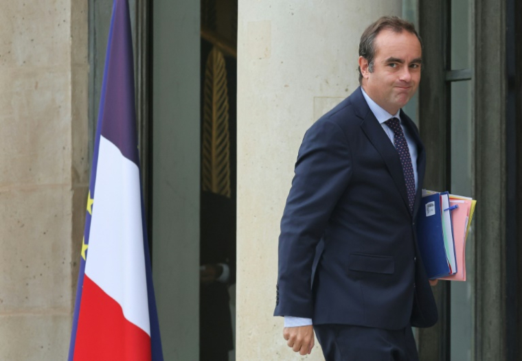 Le ministre des Armées, Sébastien Lecornu, arrive à l'Elysée, le 4 septembre 2025 à Paris ( AFP / Ludovic MARIN )