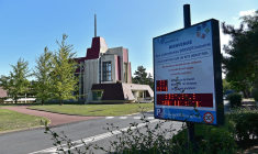 ( AFP / CHRISTOPHE ARCHAMBAULT )