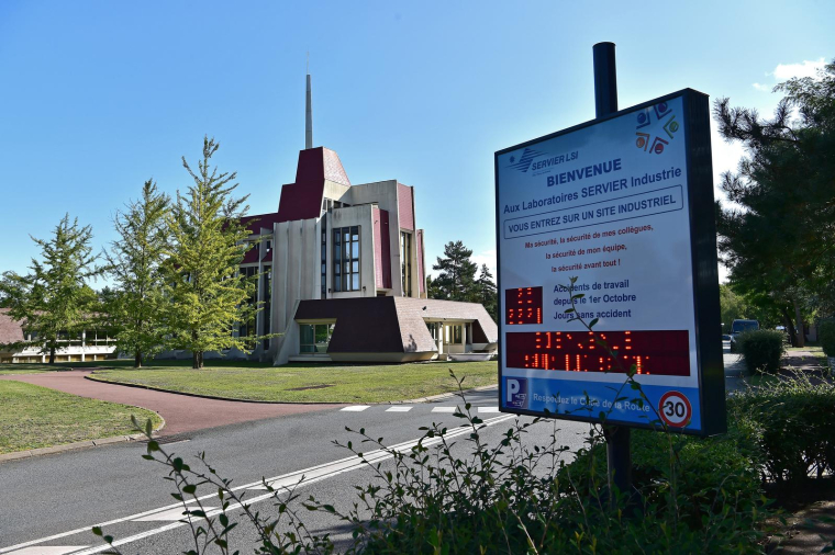 ( AFP / CHRISTOPHE ARCHAMBAULT )